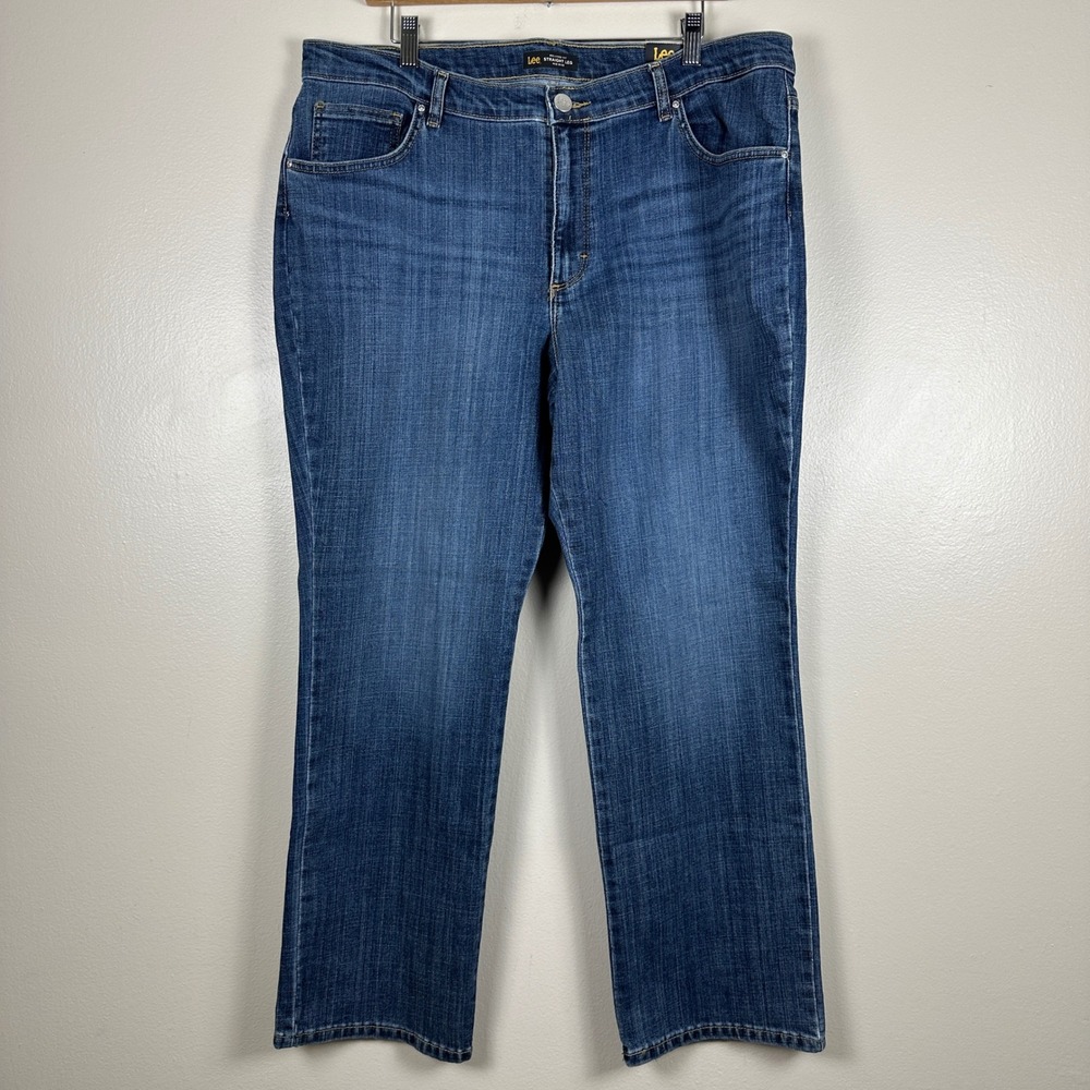 Lee Women's 18 Short Straight Leg Jeans Blue Relaxed Fit Mid Rise NEW